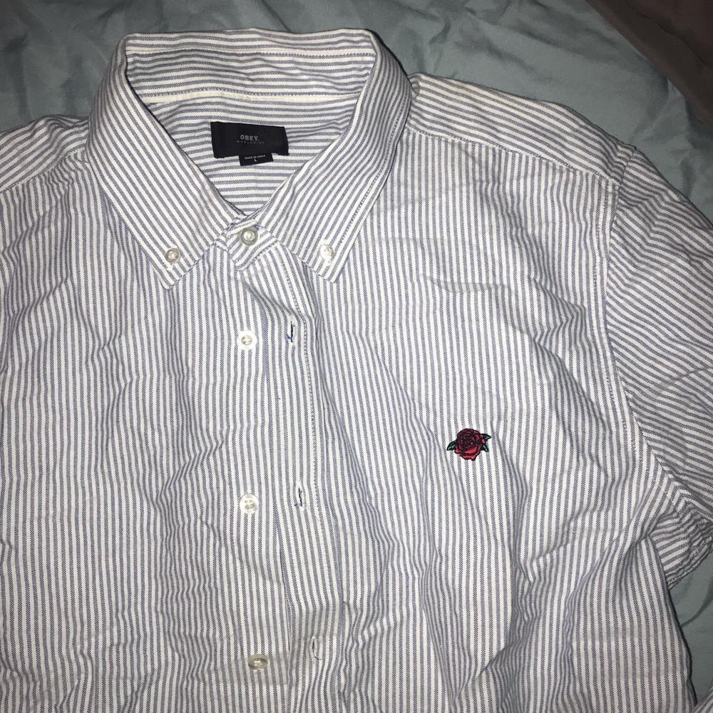 Men’s obey button down Large